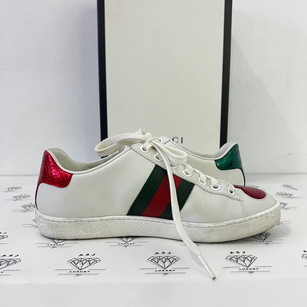 [PRE LOVED] Gucci Ace Sneakers with heart in White Size 34