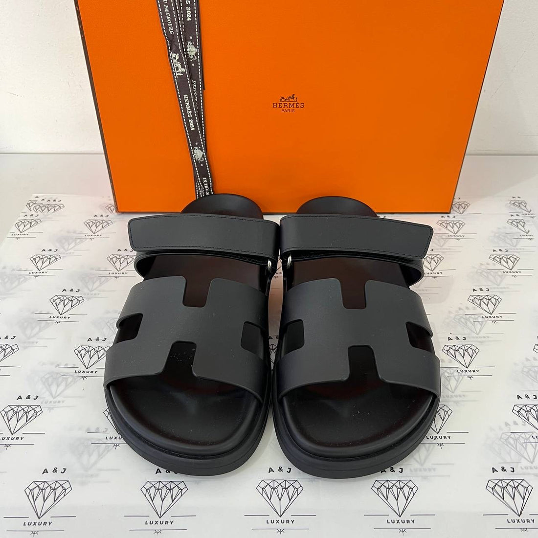 [BRAND NEW] Hermes Chypre in Black Size 37EU