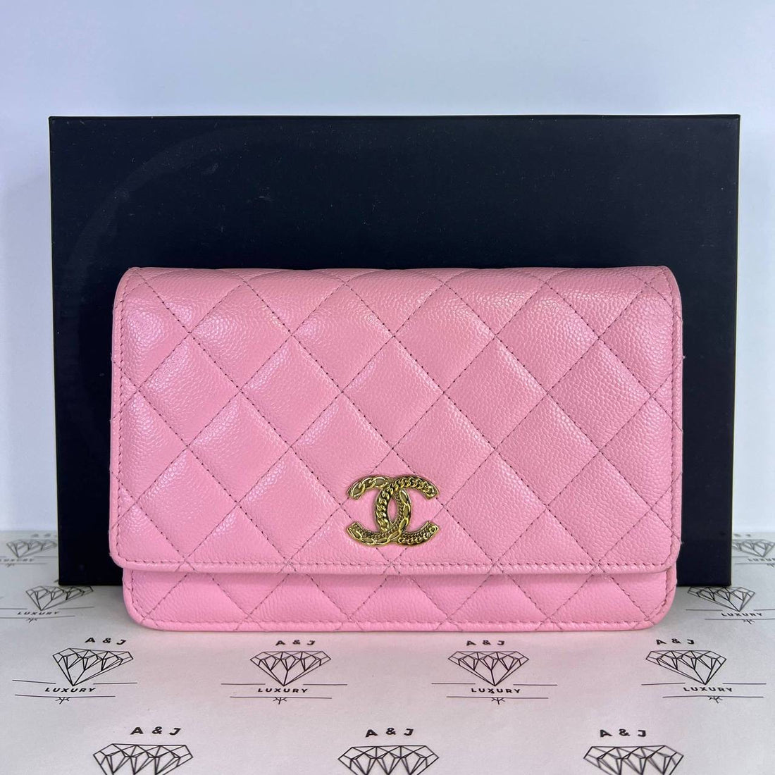[PRE LOVED] Chanel Seasonal Wallet on Chain in Pink Caviar Leather GHW (microchipped)