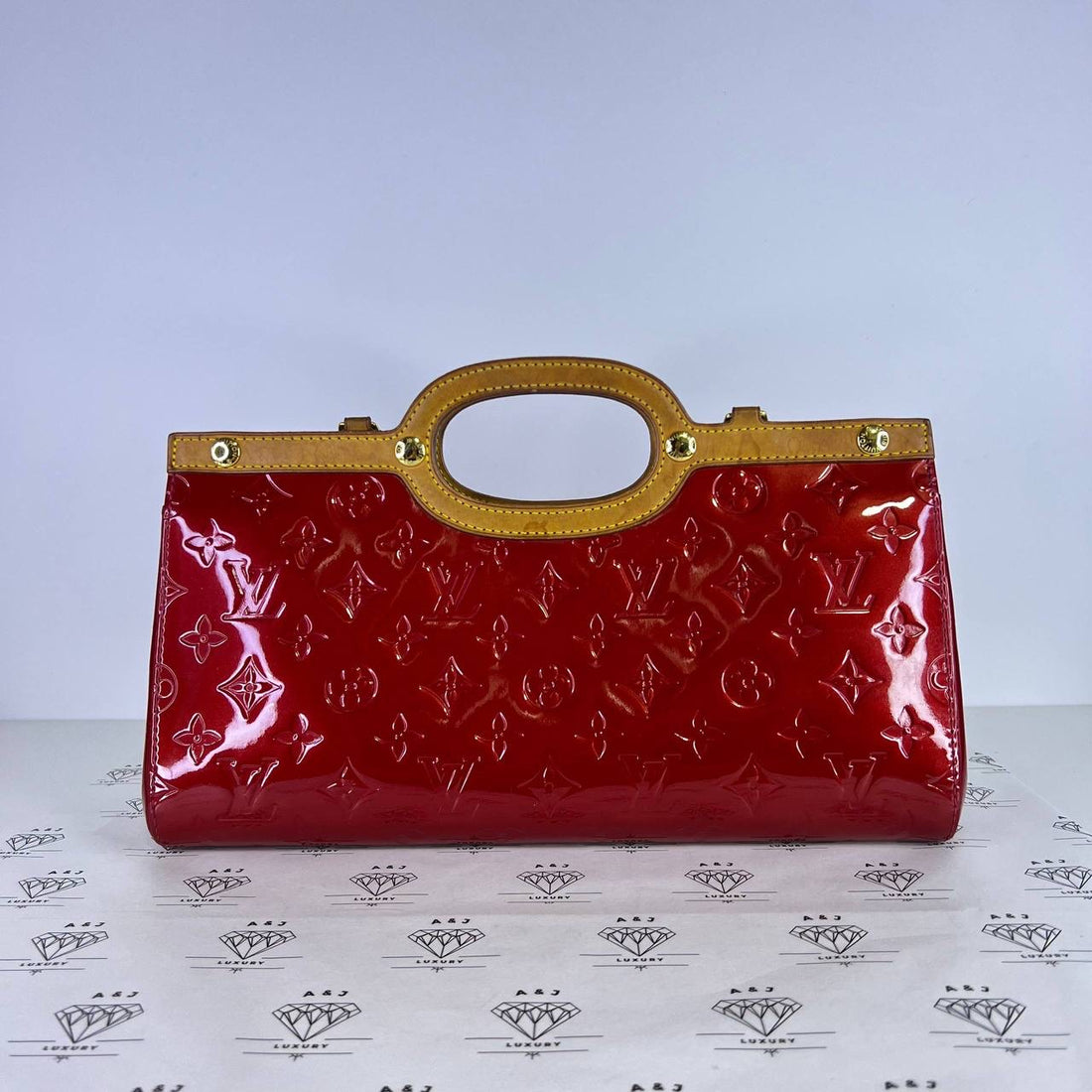 [PRE LOVED] Louis Vuitton Roxbury Drive Bag in Red Vernis Leather (LM1026)