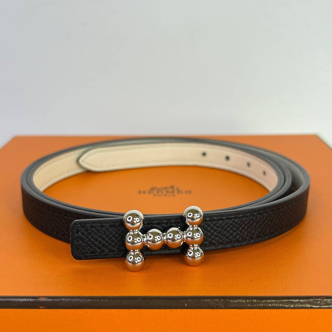 [PRE LOVED] Hermes Bubble Buckle Reversible Belt in Black/Nata PHW Size 85 (Stamp B - 2023)