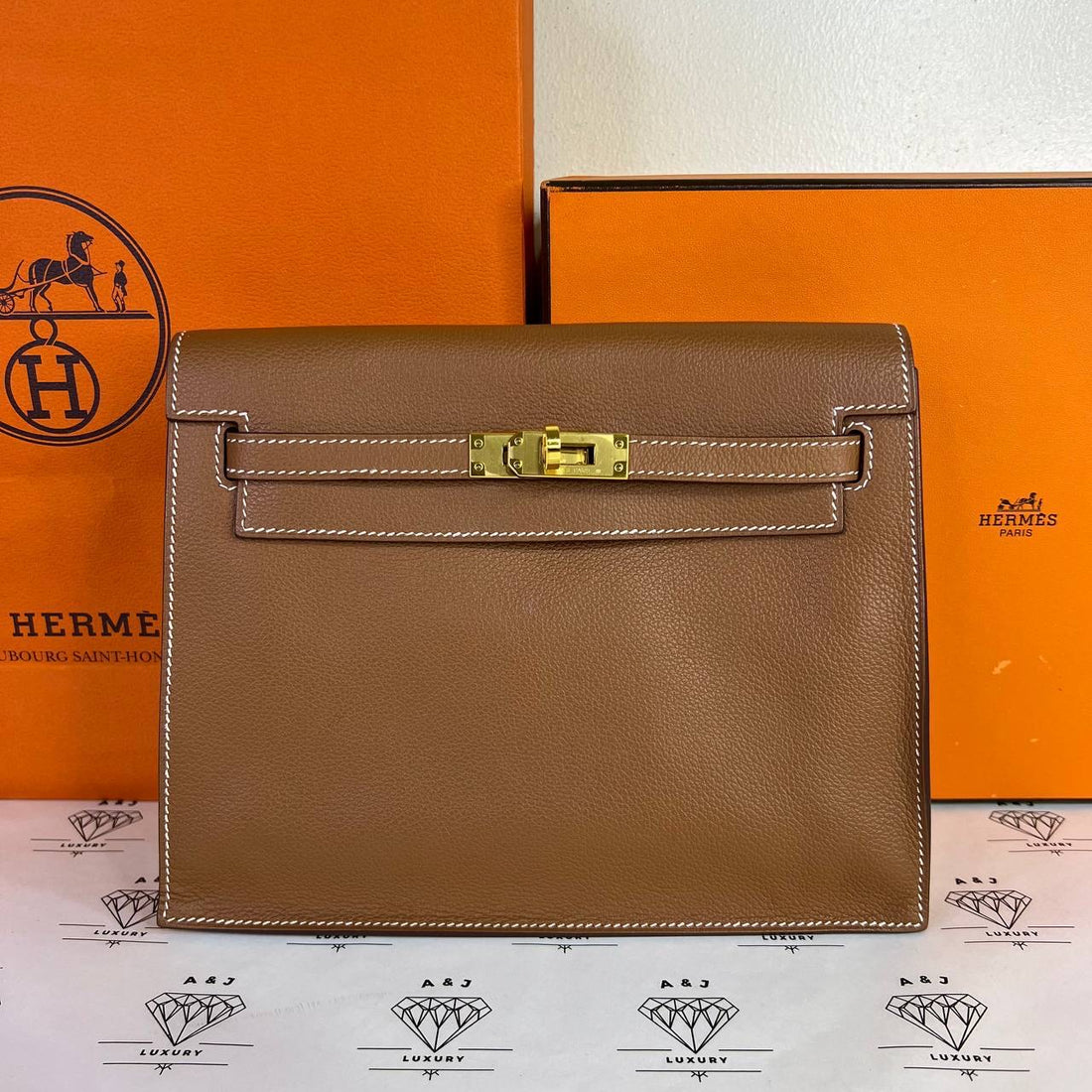 [PRE LOVED] Hermes Kelly Danse in Gold Evercolor Leather GHW (Stamp Y - 2020)