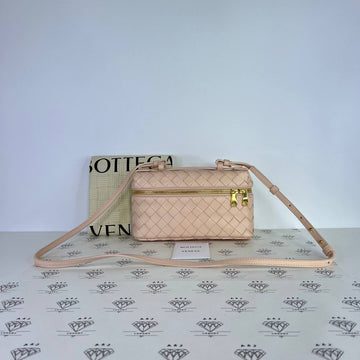 [PRE LOVED] Bottega Veneta Bang Bang Vanity in Light Pink Intrecciato Leather GHW