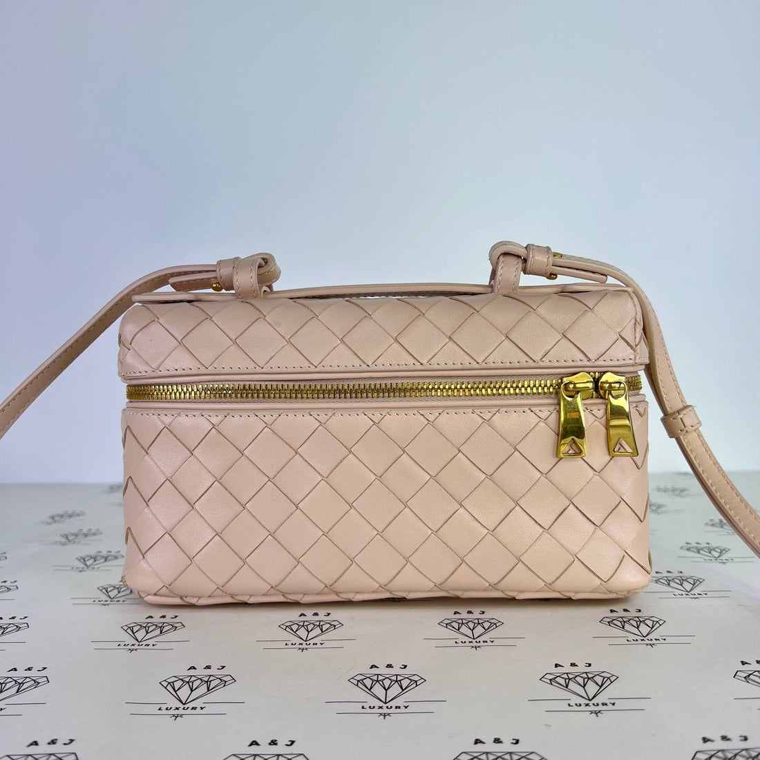 [PRE LOVED] Bottega Veneta Bang Bang Vanity in Light Pink Intrecciato Leather GHW
