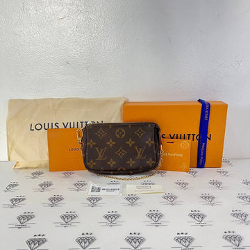 [PRE LOVED] Louis Vuitton Mini Pochette Accessoires in Monogram Canvass (SF0250)