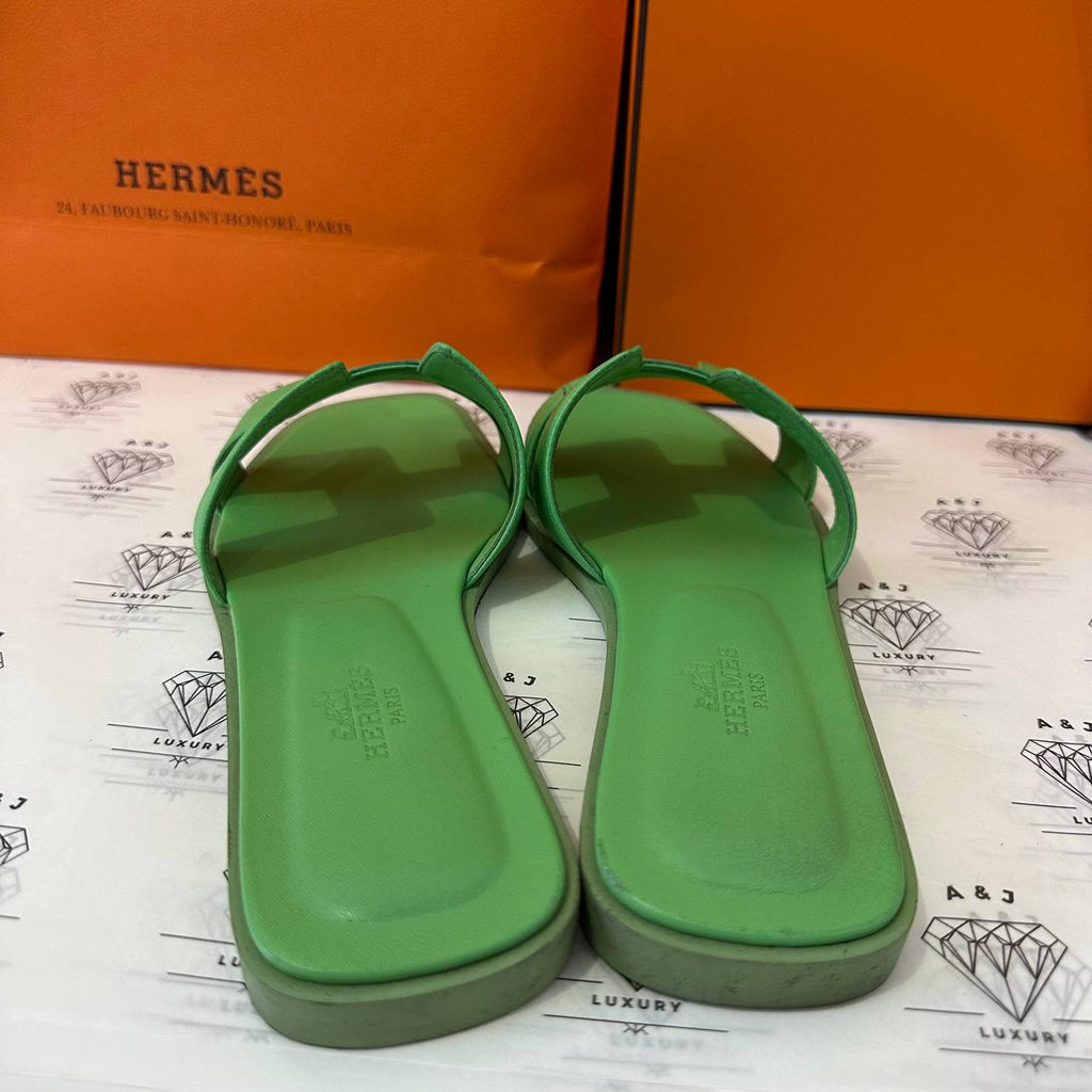 [PRE LOVED] Hermes Oran Sandals in Green Size 35.5EU