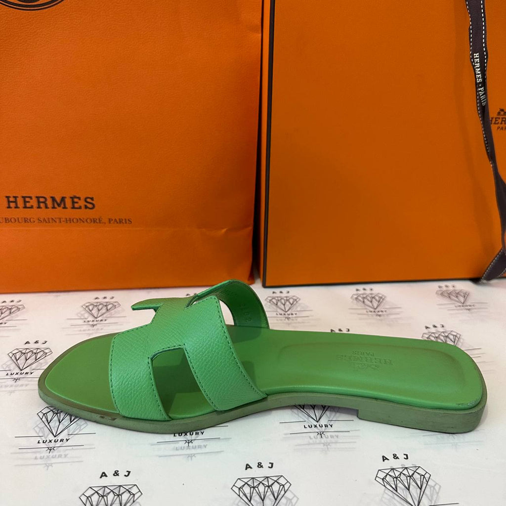 [PRE LOVED] Hermes Oran Sandals in Green Size 35.5EU