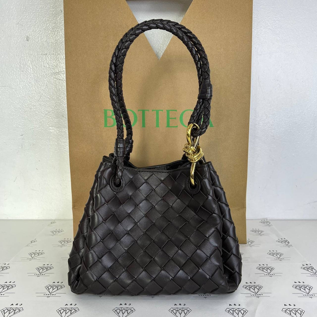 [PRE LOVED] Bottega Veneta Small Parachute in Fondant Intrecciato Leather GHW