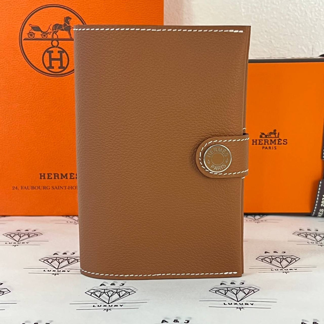 [BRAND NEW] Hermes Passport Holder in Gold PHW (Stamp W - 2024)