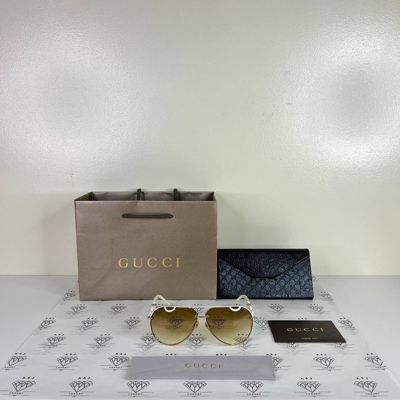 [PRE LOVED] Gucci Marina Chain Sunglasses in White