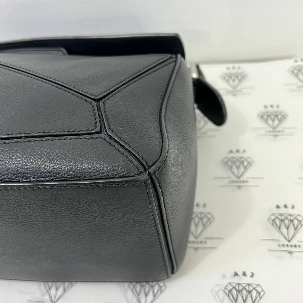 [PRE LOVED] Loewe Small Puzzle in Black Calfskin Leather SHW