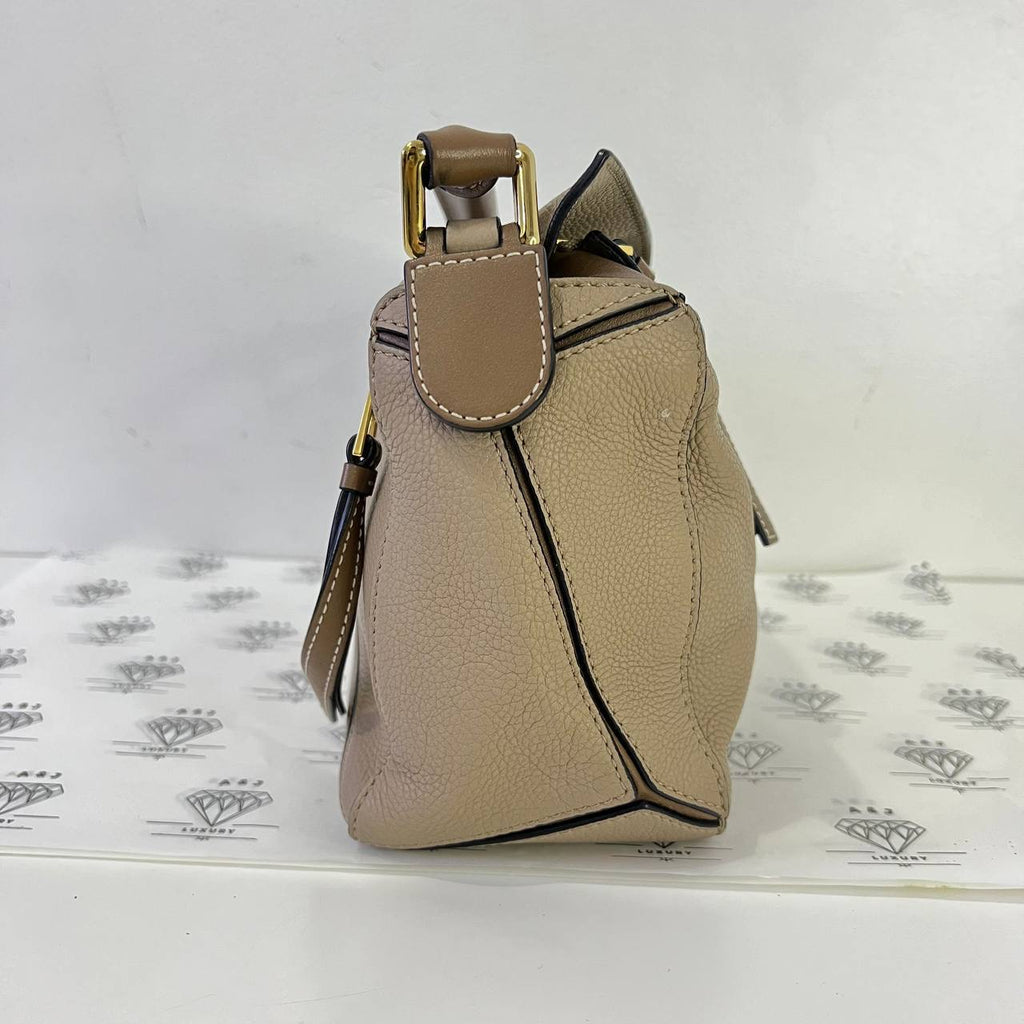 [PRE LOVED] Loewe Small Puzzle in Sand Grained Calfskin Leather GHW