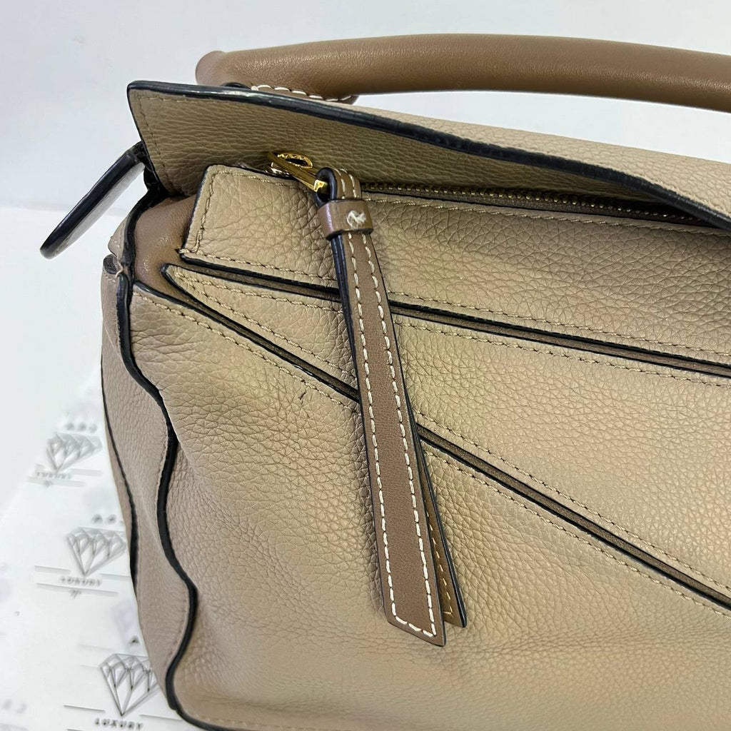 [PRE LOVED] Loewe Small Puzzle in Sand Grained Calfskin Leather GHW