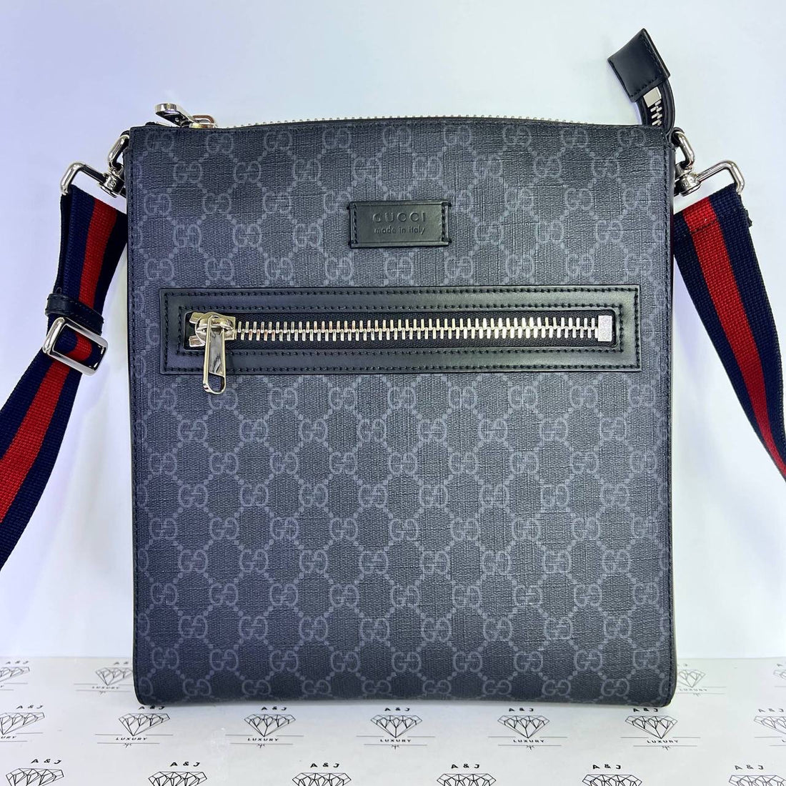 [PRE LOVED] Gucci Medium Men's Messenger Bag Supreme in Black SHW