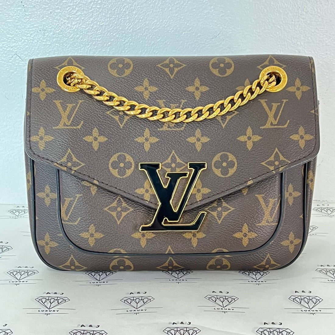 [PRE LOVED] Louis Vuitton Passy in Monogram Canvass (BA0211)