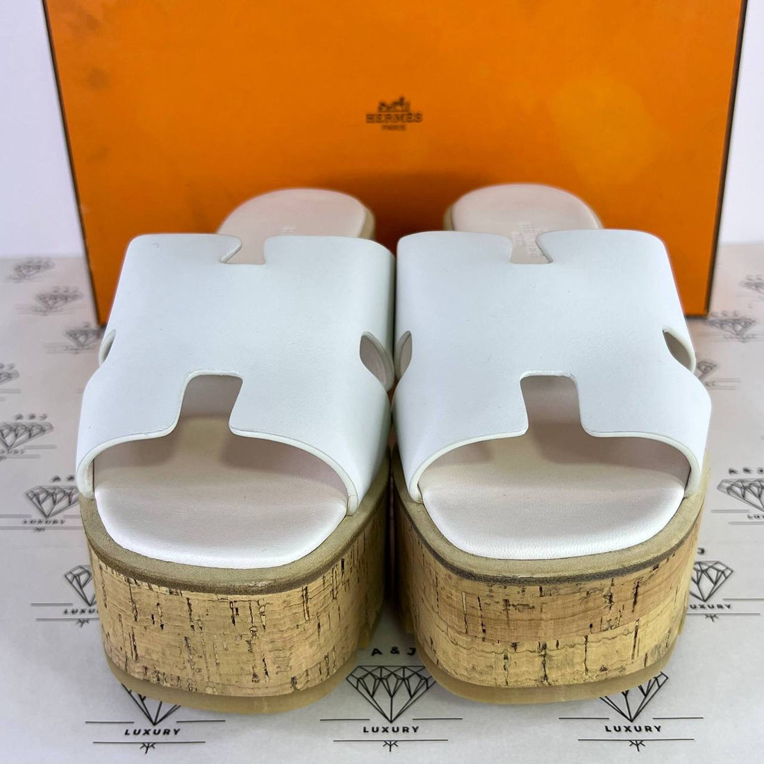 [PRE LOVED] Hermes Eze 30 Sandals in White Size 39EU