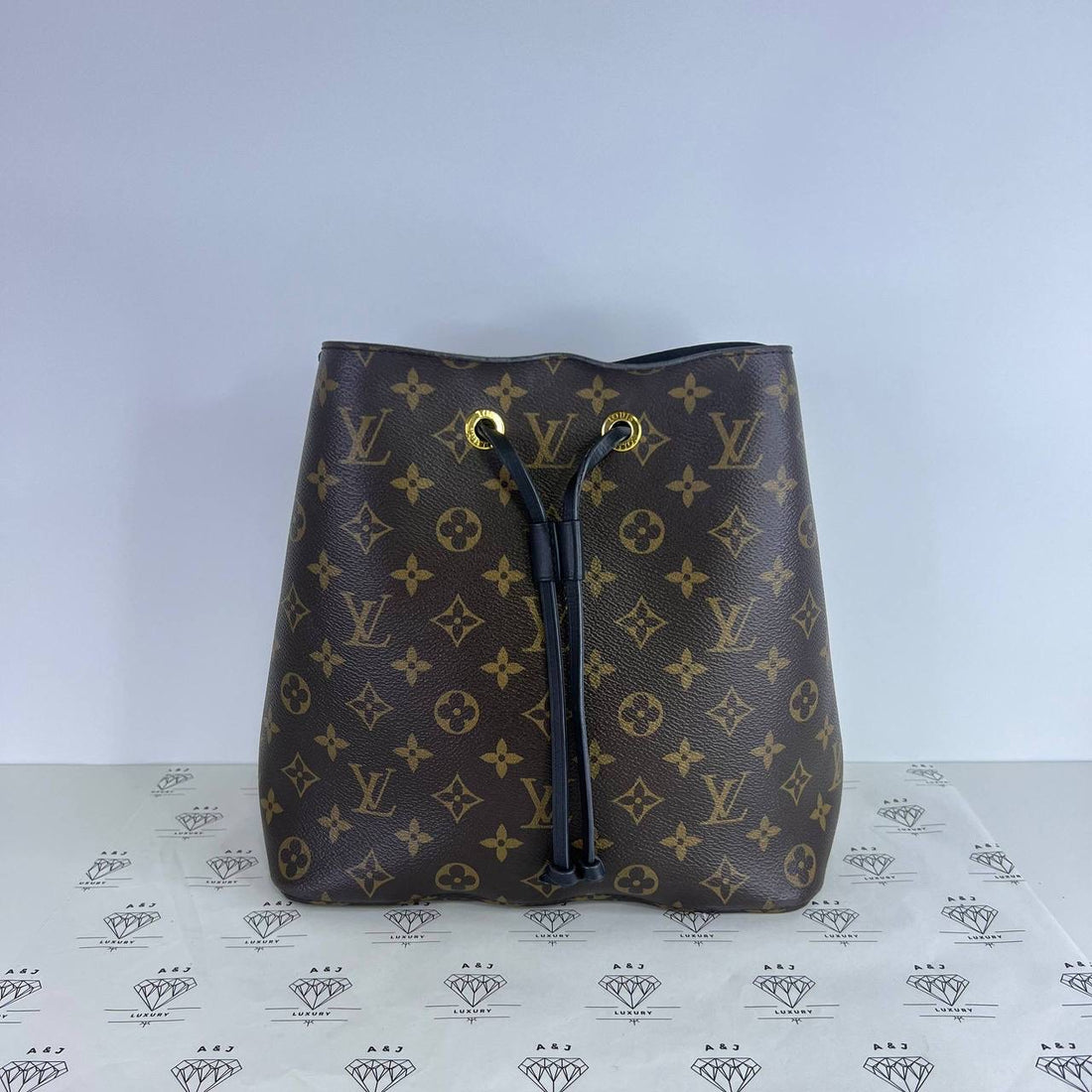 [PRE LOVED] Louis Vuitton Neo Noe in Monogram Canvass (DR3159)