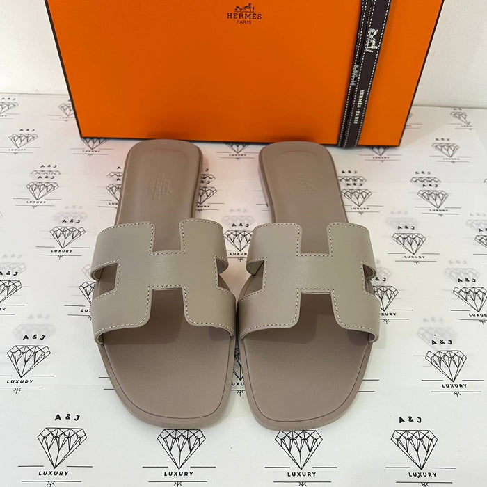 [BRAND NEW] Hermes Oran Sandals in Beige Mastic Size 38EU