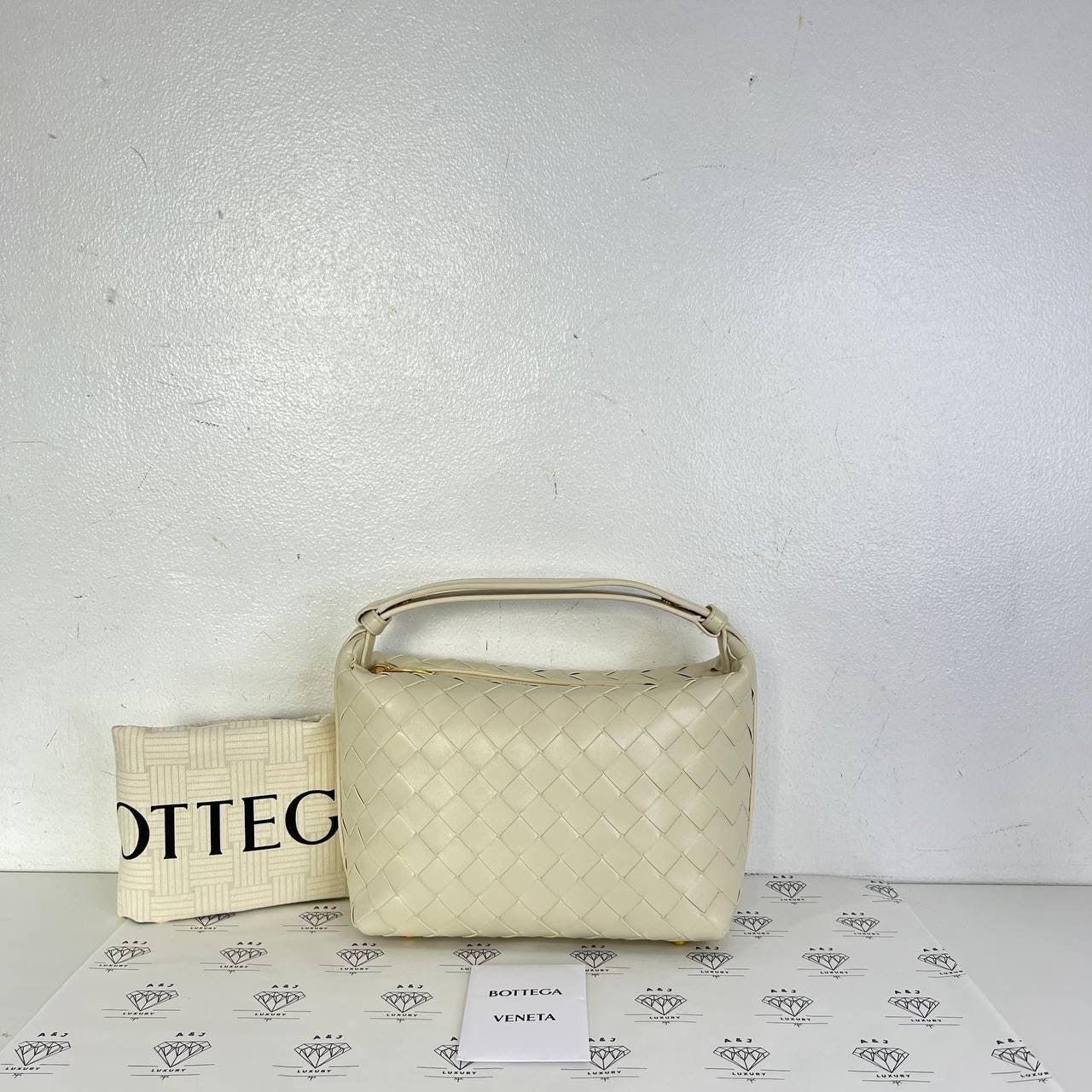 [PRE LOVED] Bottega Veneta Wallace in Seasalt Intrecciato Leather GHW