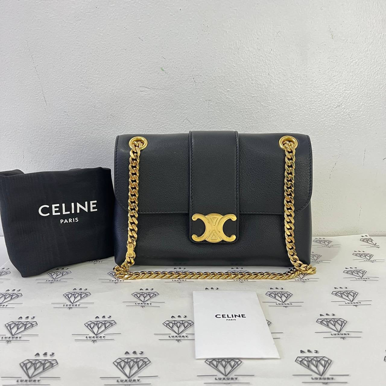 [PRE LOVED] Celine Teen Victoire in Black Supple Calfskin GHW