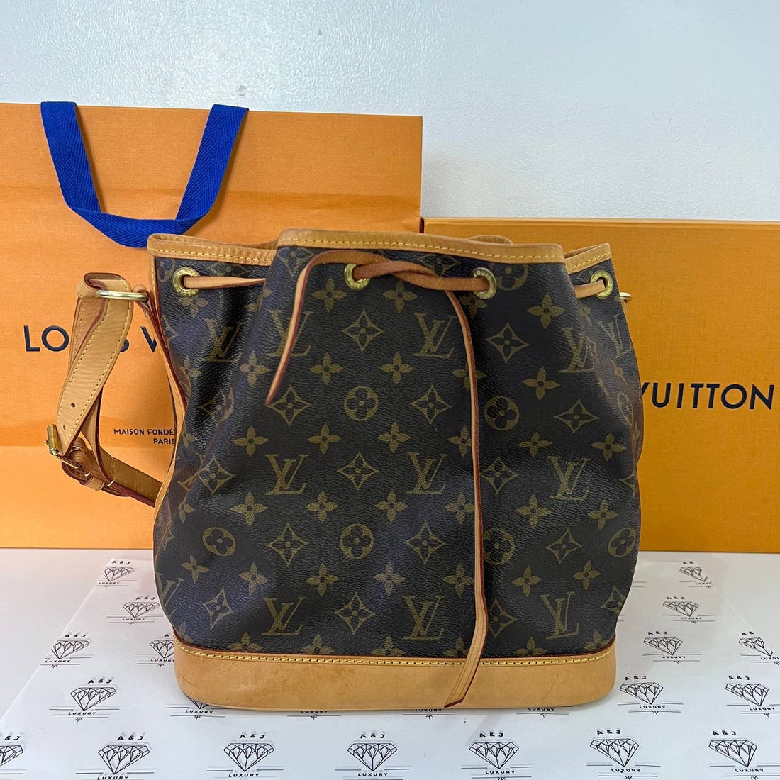 [PRE LOVED] Louis Vuitton Noe Shoulder Bag in Monogram Canvass (SA4107)