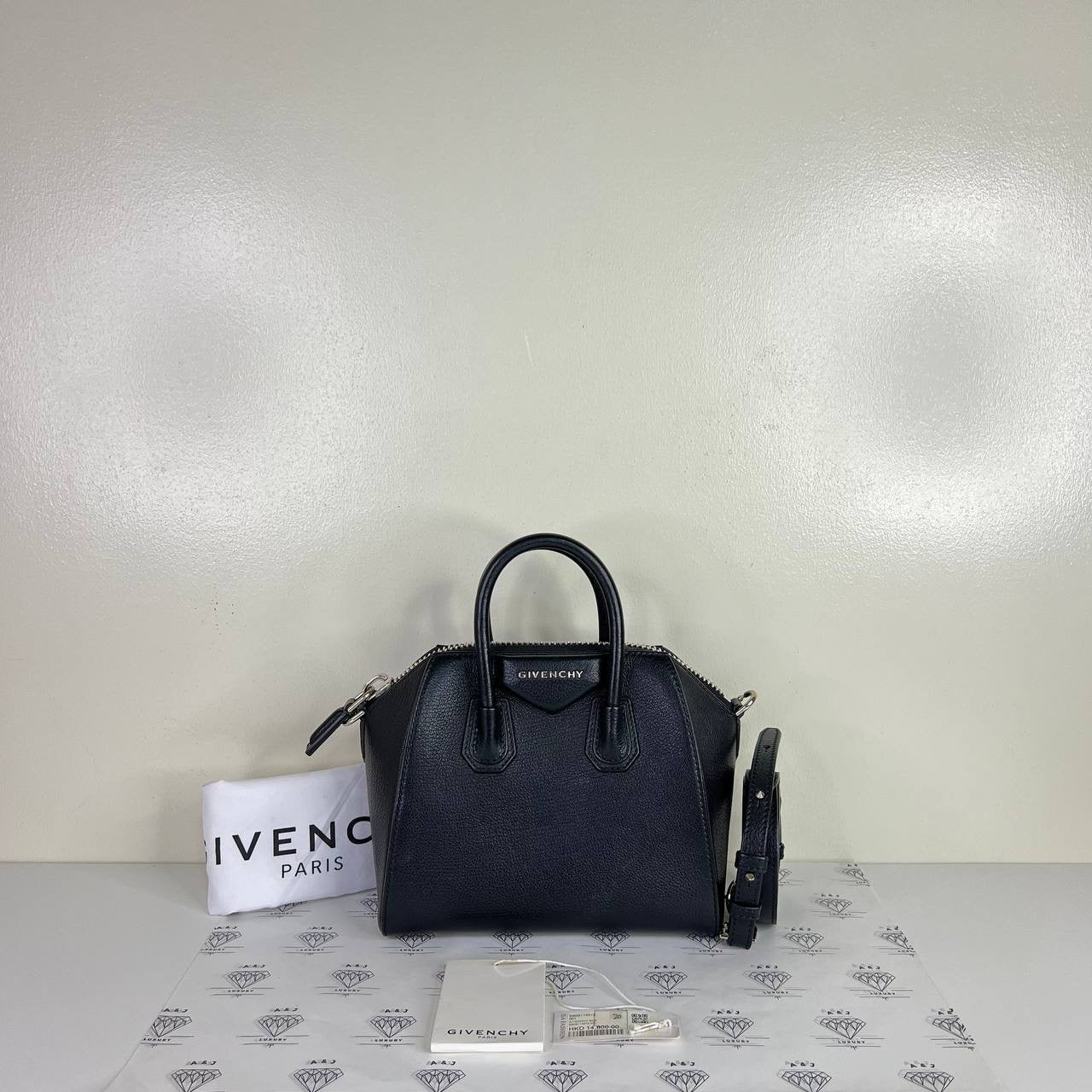 [PRE LOVED] Givenchy Mini Antigona in Black Goatskin Leather SHW