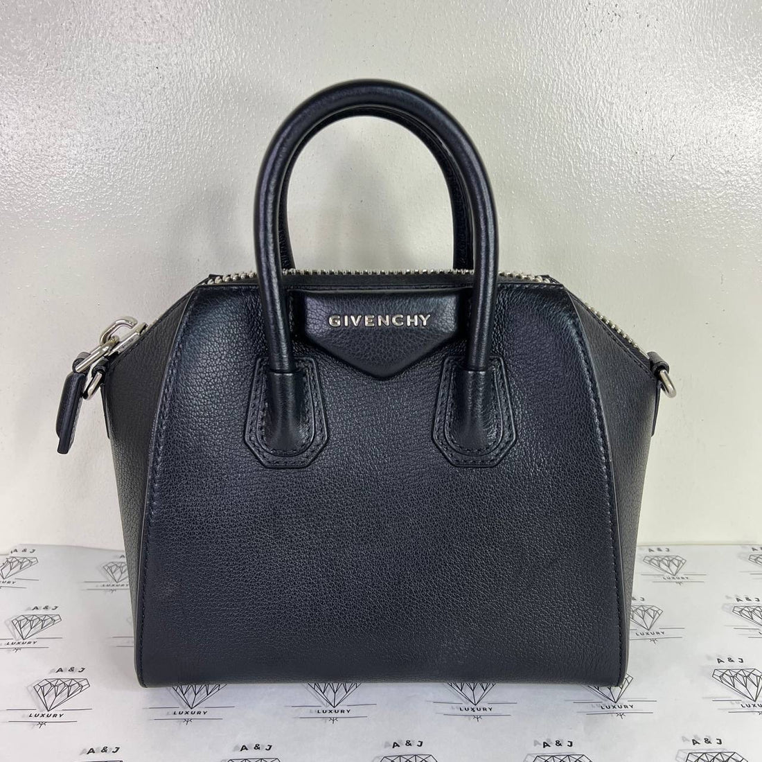 [PRE LOVED] Givenchy Mini Antigona in Black Goatskin Leather SHW