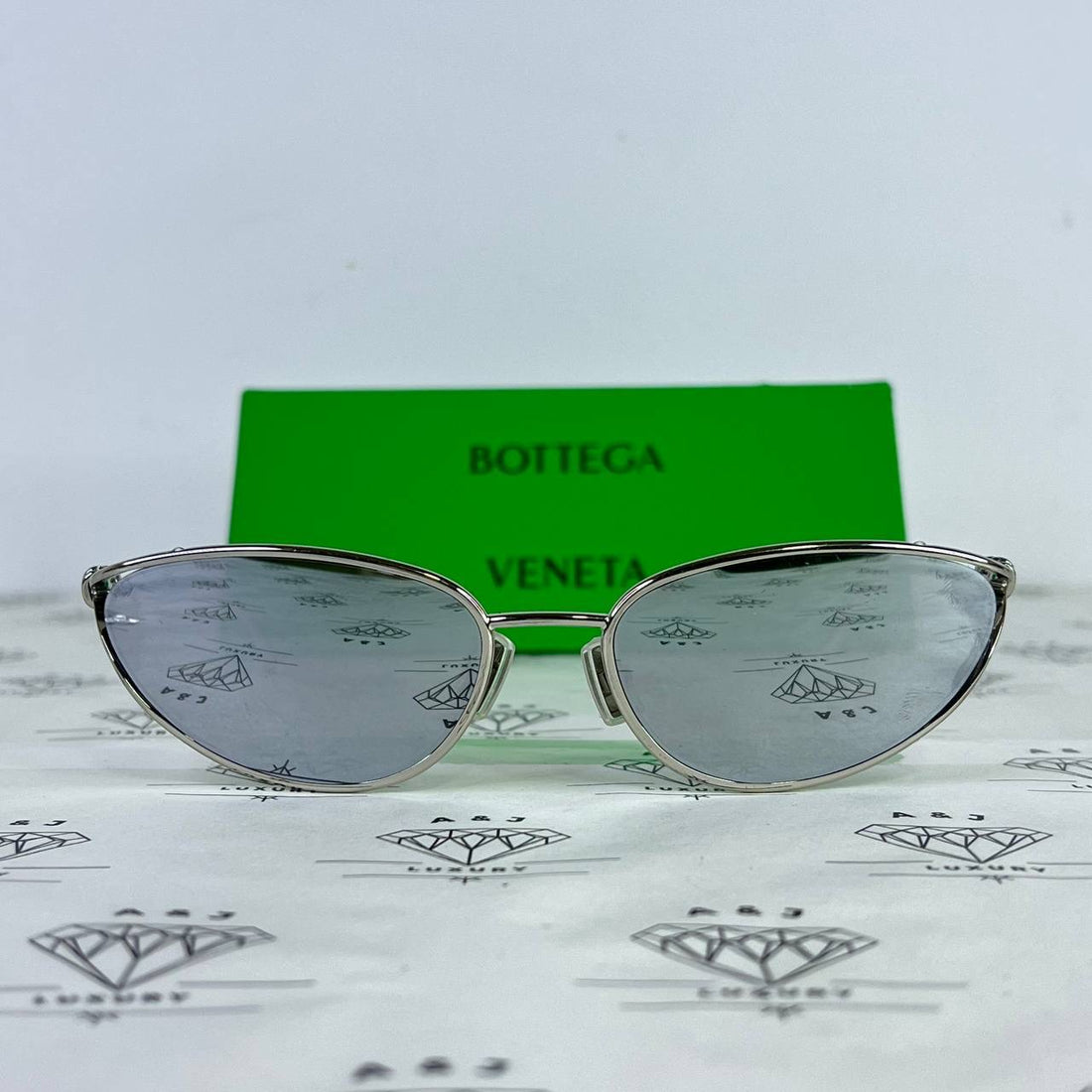 [PRE LOVED] Bottega Veneta BV1330S Cateye Sunglasses in Silver