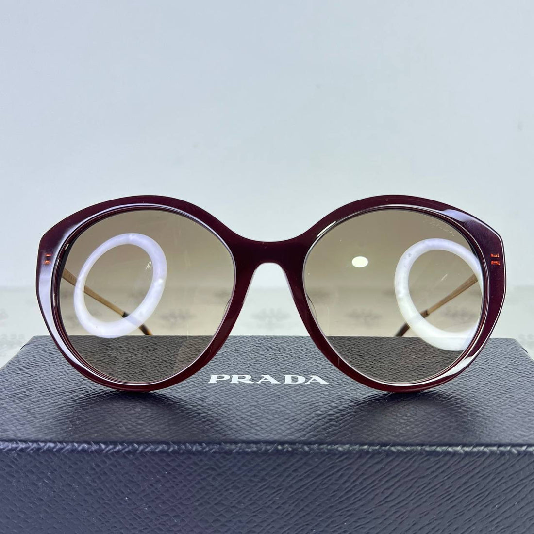 [PRE LOVED] Prada SPR-18XF Round Sunglasses in Burgundy