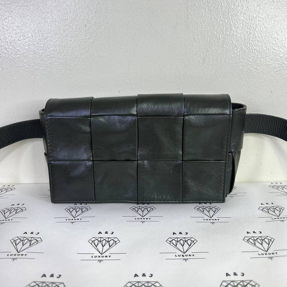 [PRE LOVED] Bottega Veneta Cassette Belt Bag in Green Intrecciato Leather