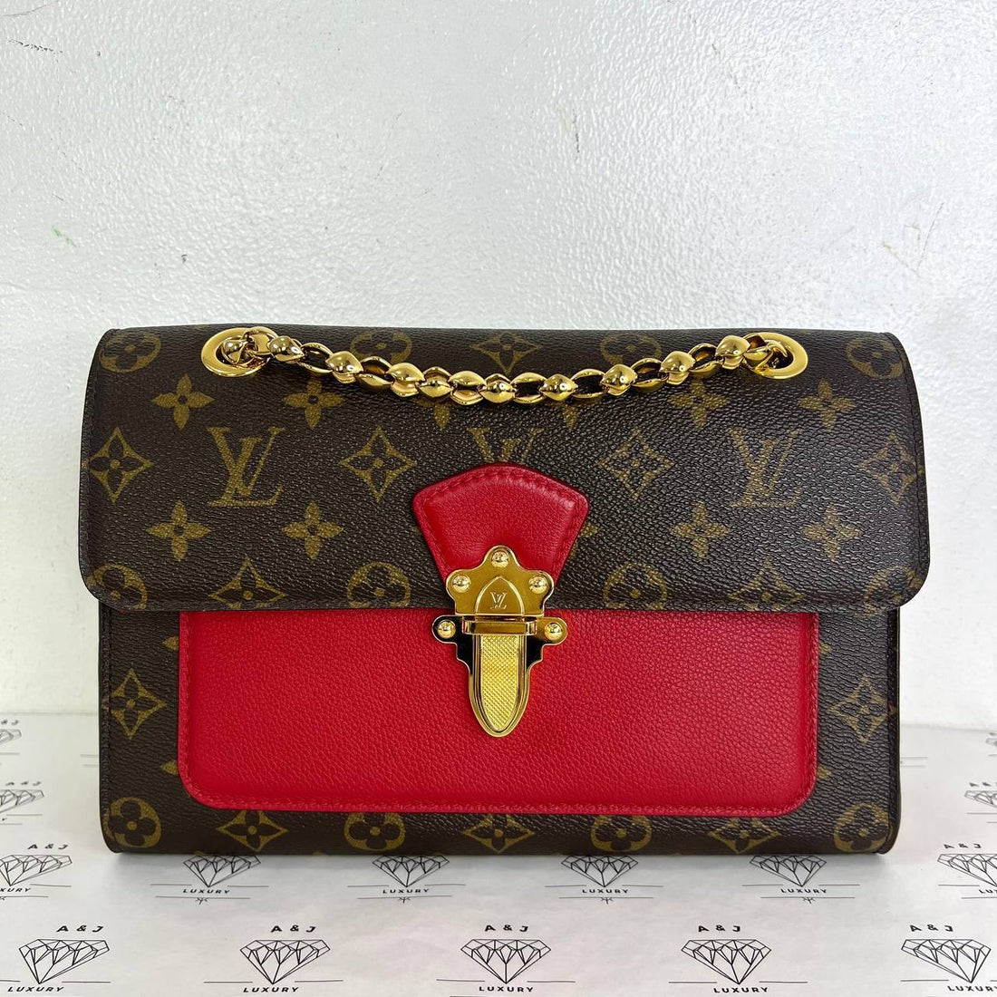 [PRE LOVED] Louis Vuitton Victoire in Monogram Canvass Cerise interior (CA4117)