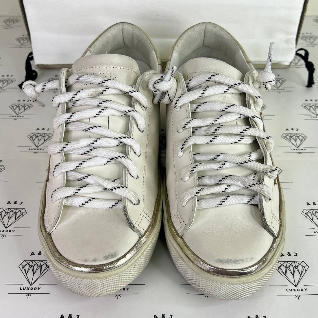 [PRE LOVED] Golden Goose Superstar Classic with List in Platinum Size 37EU
