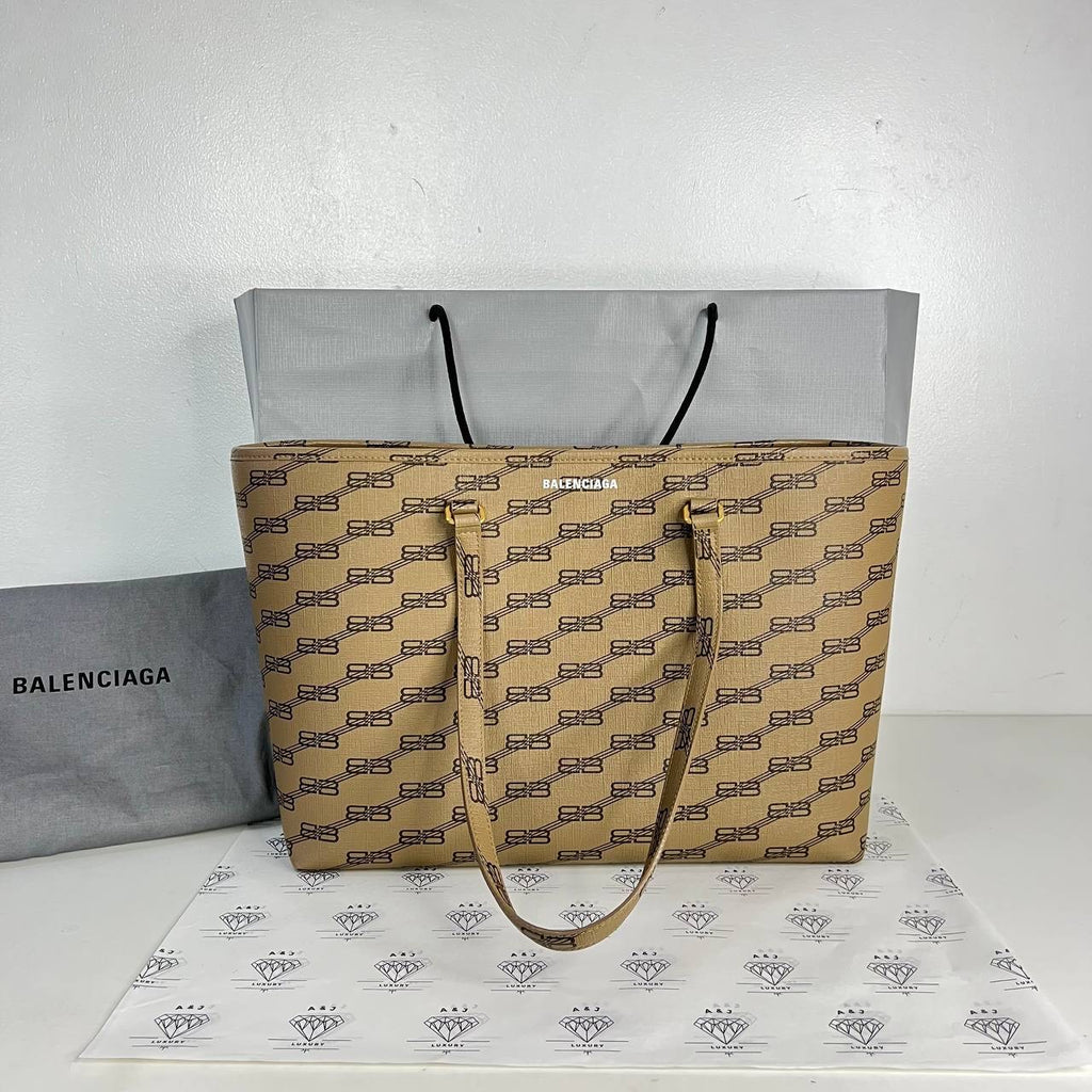 [PRE LOVED] Loewe Mini Gate in Tan Grained Calfskin Leather GHW