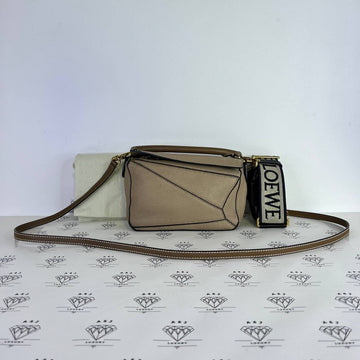 [PRE LOVED] Loewe Mini Puzzle in Sand/Mink Grained Calfskin Leather GHW (2020)