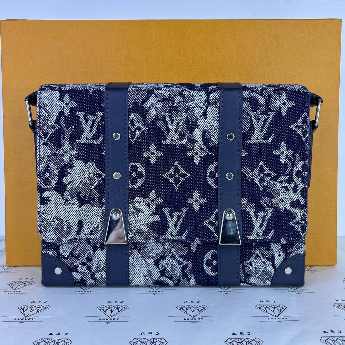 [PRE LOVED] Louis Vuitton Monogram Trunk Bag in Tapestry Canvass SHW (AR4260)