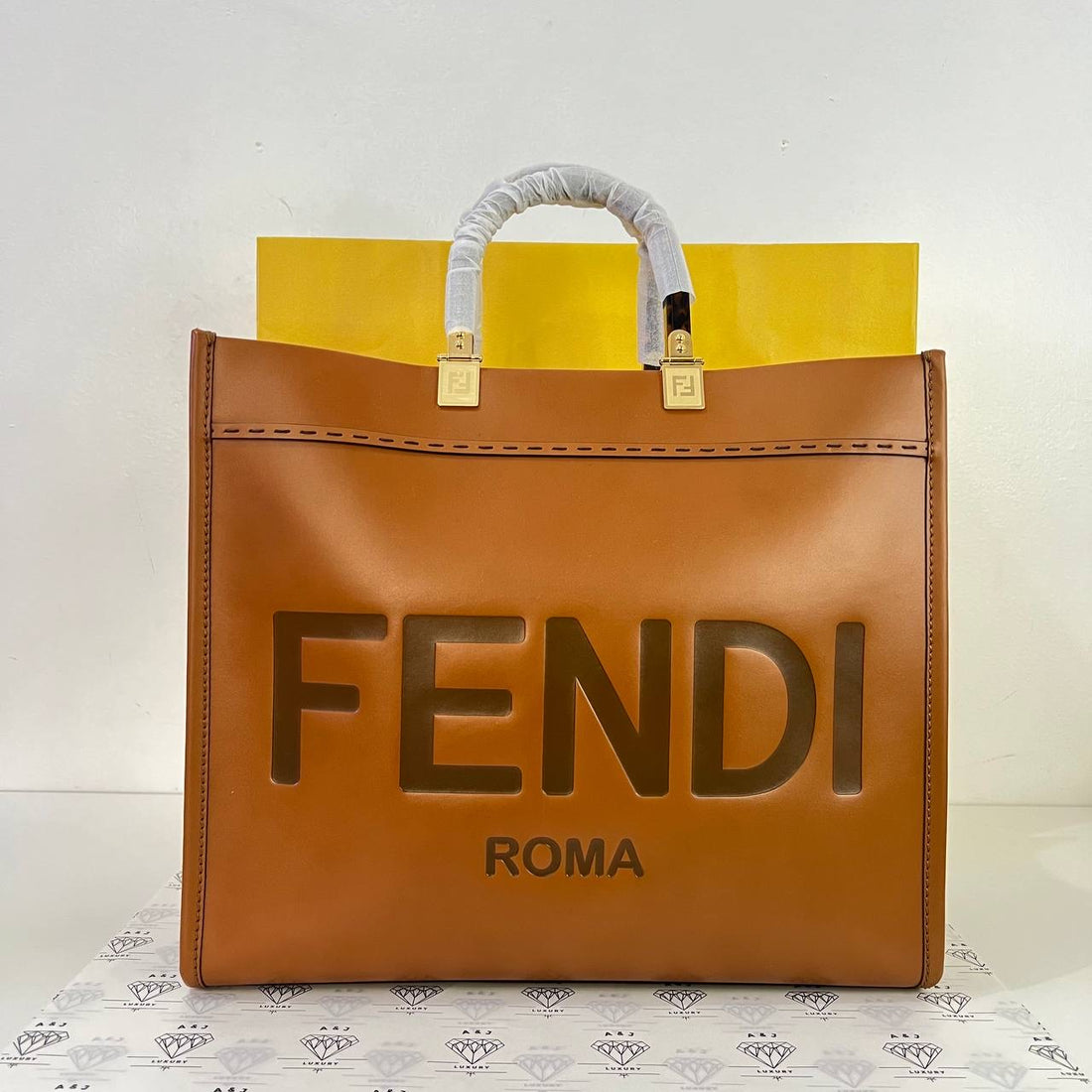 [BRAND NEW] Fendi Sunshine Tote in Brown Calfskin Leather