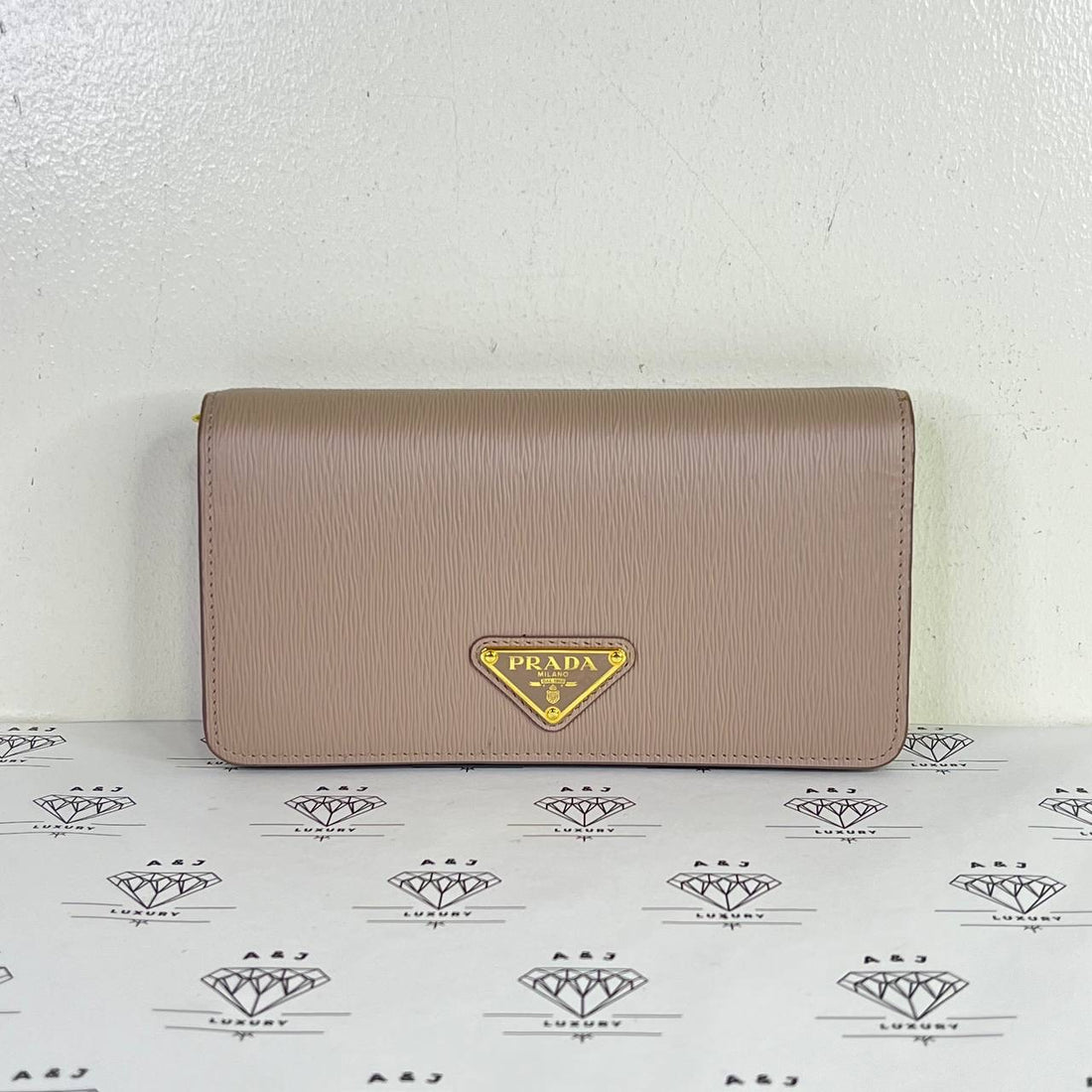 [PRE LOVED] Prada Logo-Plaque Wallet on Chain in Cipria Vitello Move Leather GHW