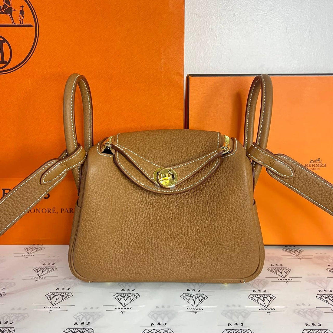 [BRAND NEW] Hermes Mini Lindy II in Gold Clemence Leather GHW (Stamp K - 2025)