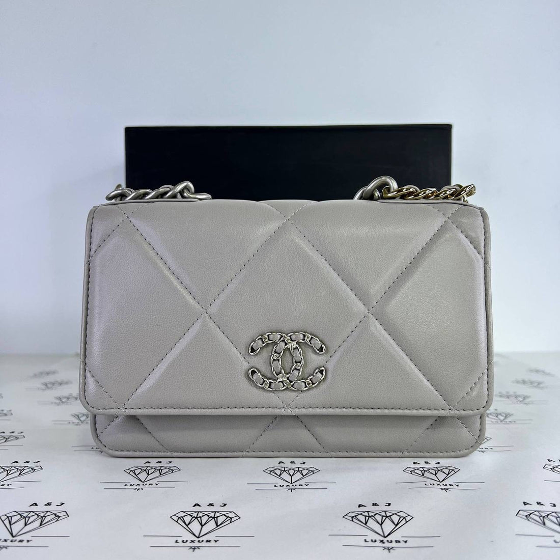 [PRE LOVED] Chanel Seasonal C19 Wallet on Chain in Gray Lambskin Gold / Silver / Ruthenium HW (microchipped)