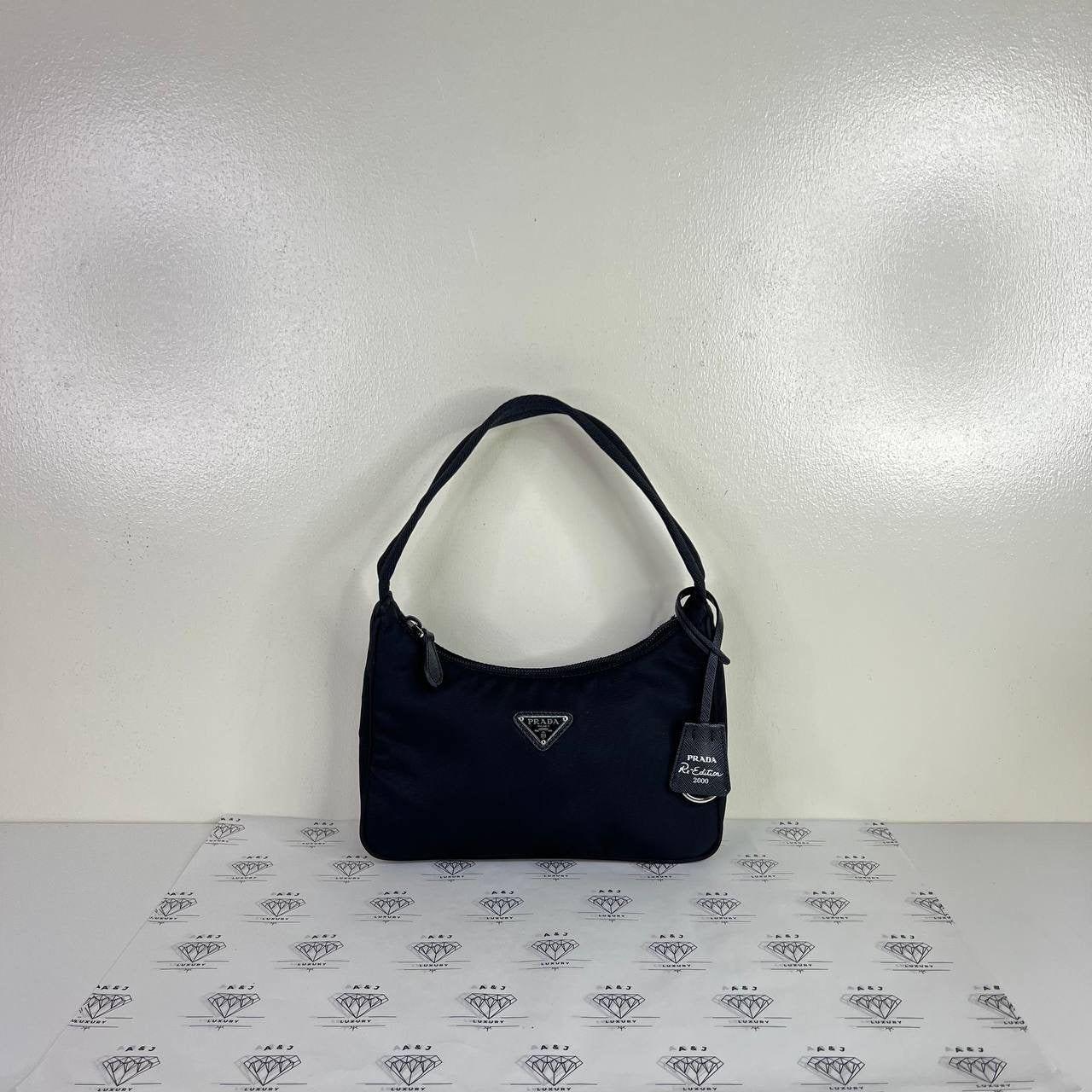 [PRE LOVED] Prada Re-edition 2000 in Black Nylon SHW