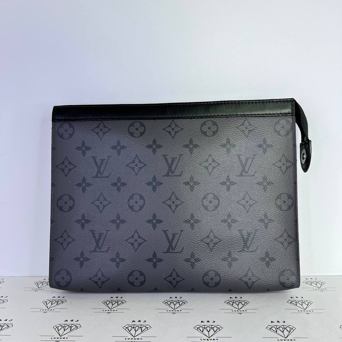 [PRE LOVED] Louis Vuitton Pochette Voyage in Monogram Eclipse Canvass (microchipped)