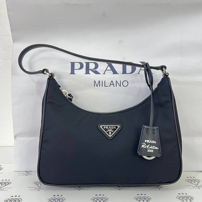 [PRE LOVED] Prada Re-Edition 2005 in Black Nylon SHW