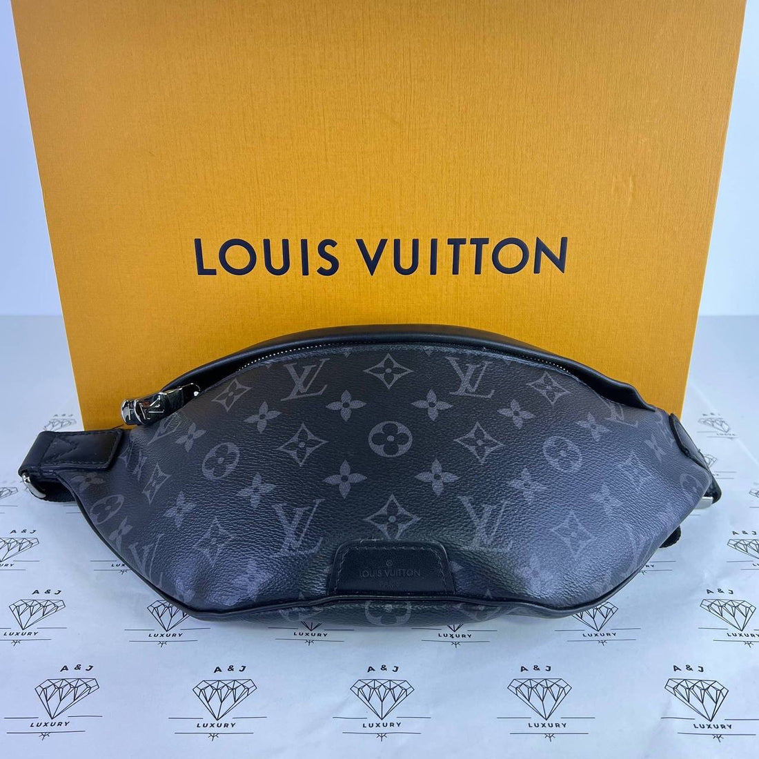 [PRE LOVED] Louis Vuitton Discovery Bumbag in Monogram Eclipse Canvass (microchipped)