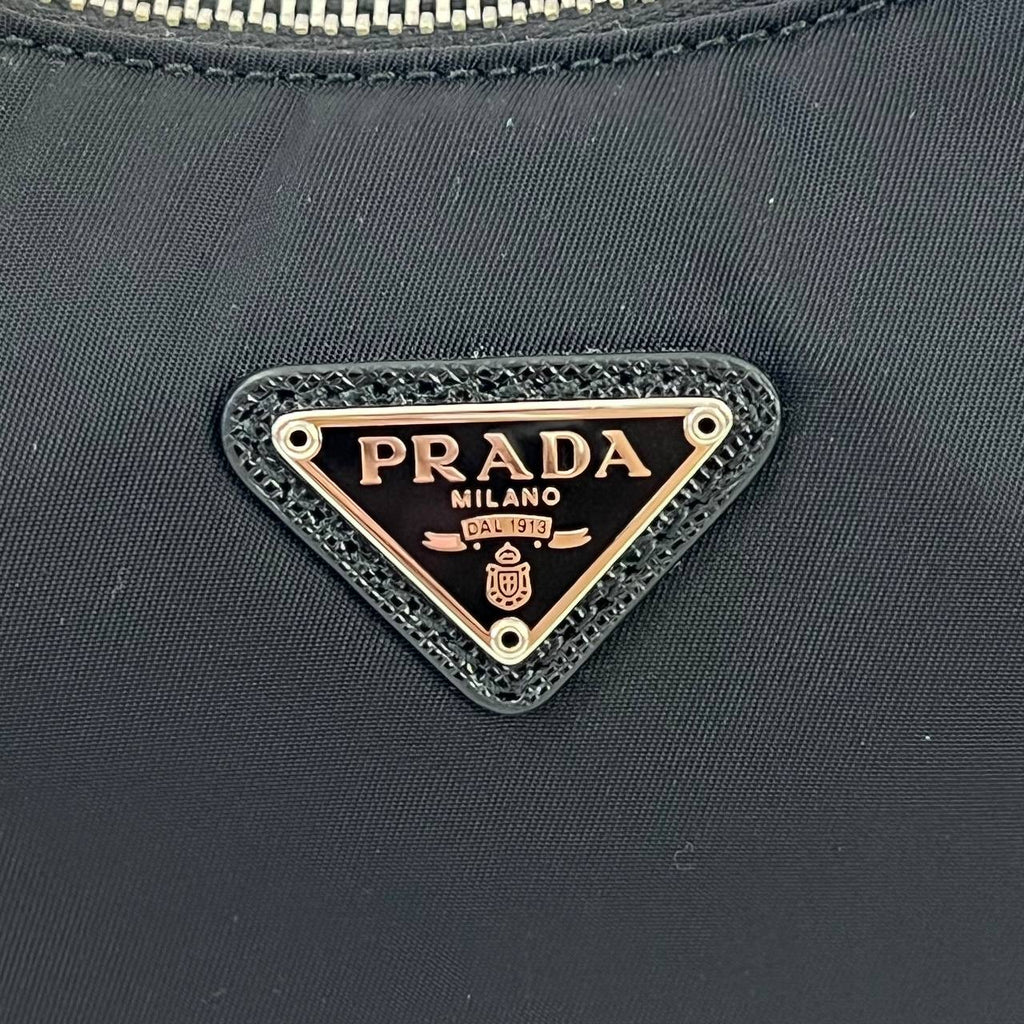 [PRE LOVED] Prada Re-Edition 2005 in Black Nylon SHW