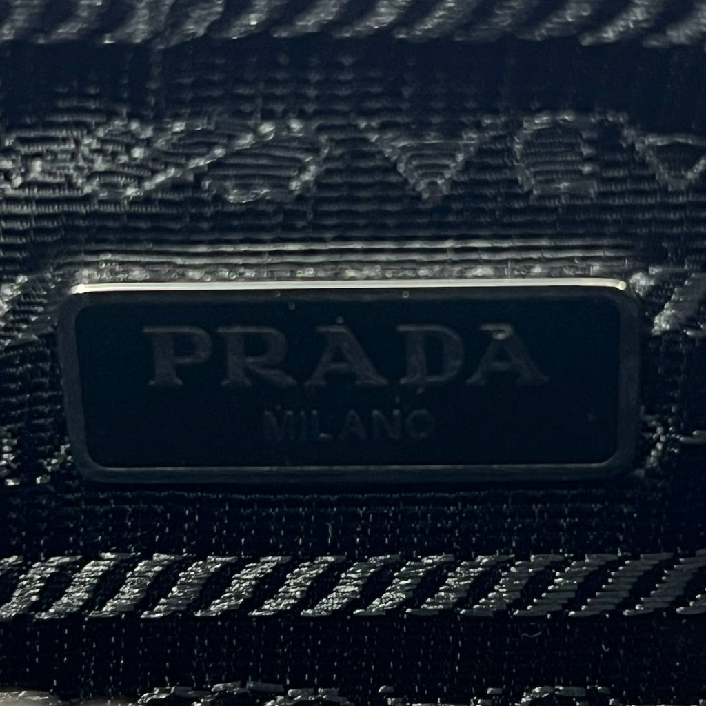 [PRE LOVED] Prada Re-Edition 2005 in Black Nylon SHW