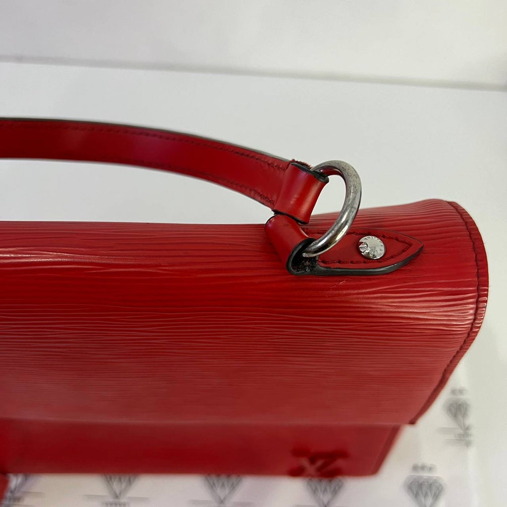 [PRE LOVED] Louis Vuitton Clunny MM in Red Epi Leather SHW (CA1116)