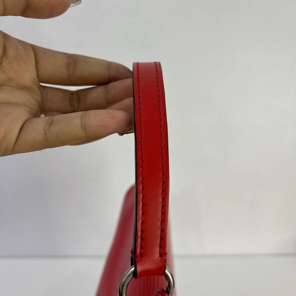 [PRE LOVED] Louis Vuitton Clunny MM in Red Epi Leather SHW (CA1116)