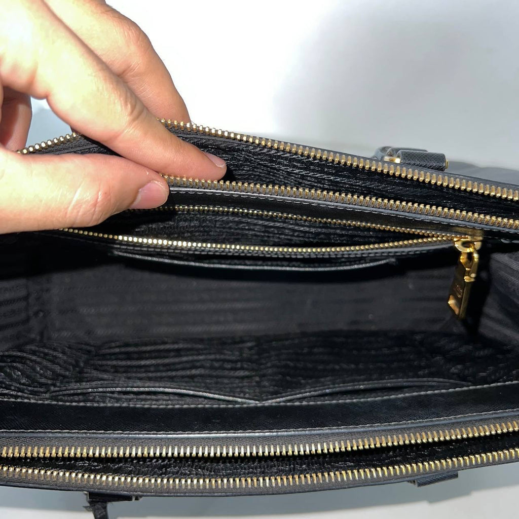 [PRE LOVED] Prada Medium Galleria in Black Saffiano Leather GHW