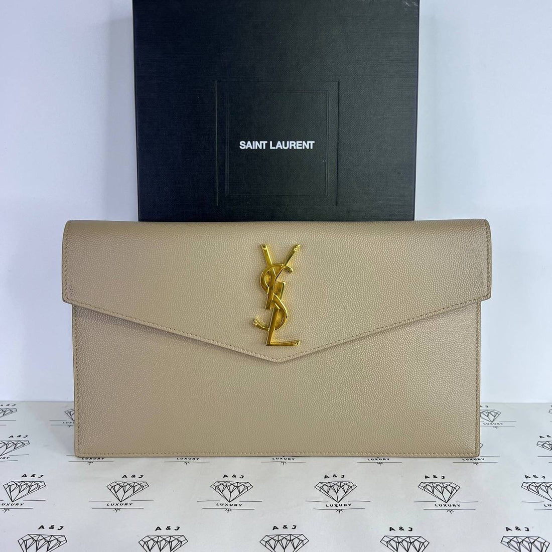 [PRE LOVED] YSL Uptown Clutch in Beige Grain De Poudre Leather GHW