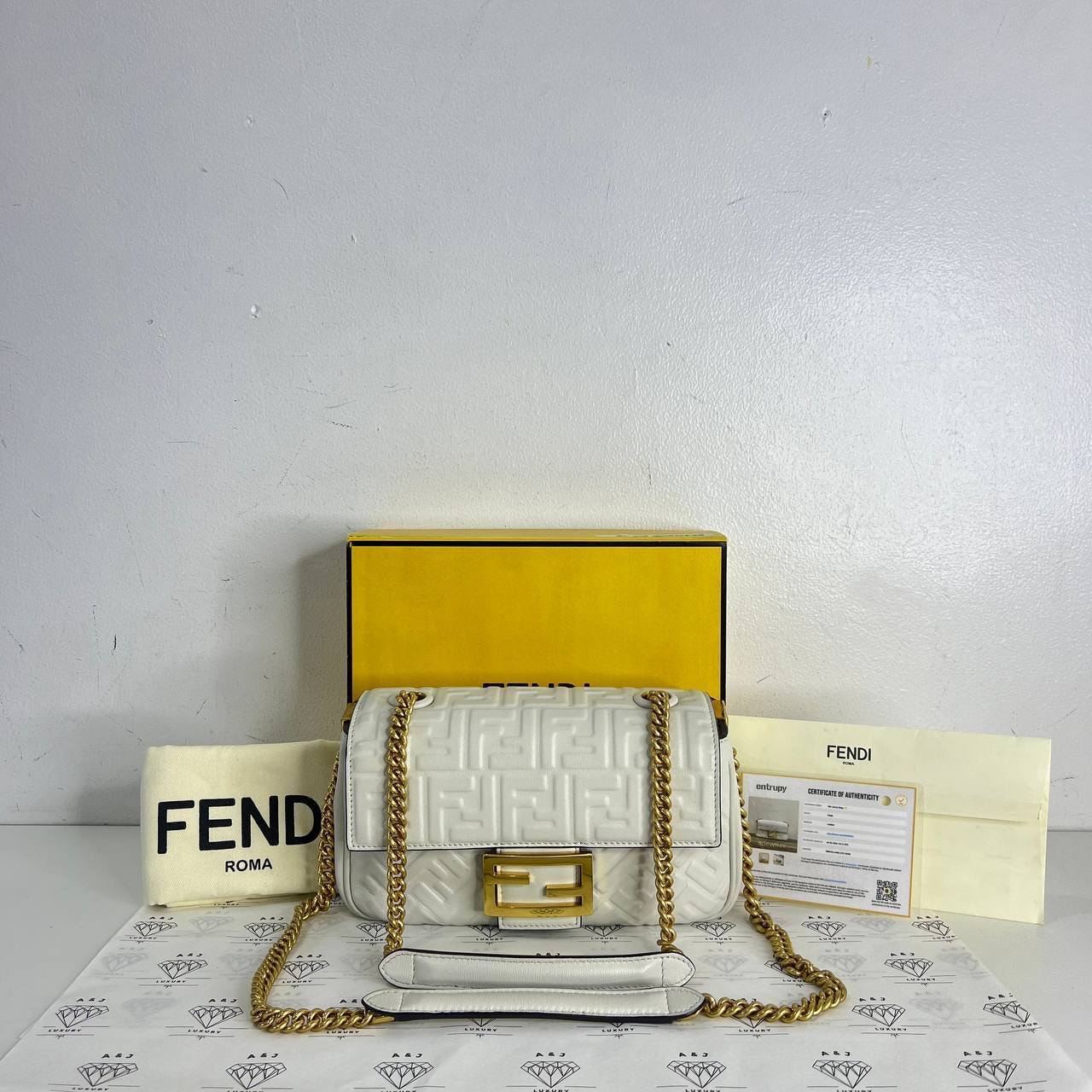 [PRE LOVED] Fendi Chain Midi Baguette in White Nappa Leather GHW